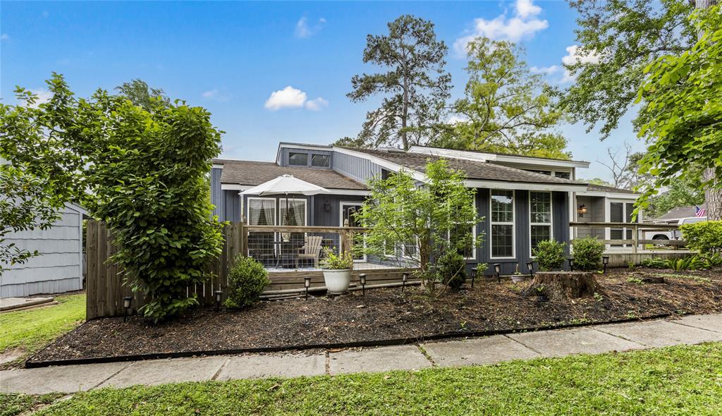 24710517 34 april village