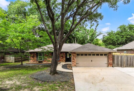 66190708 112 april wind drive e