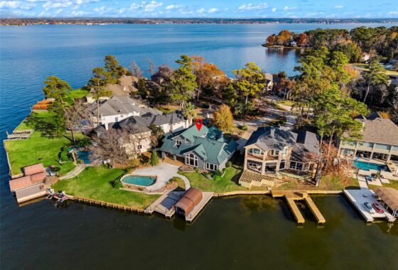 61330982 140 fairwater drive